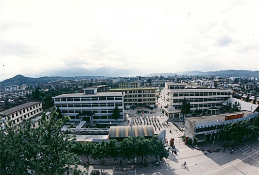 四川凉山卫生学校